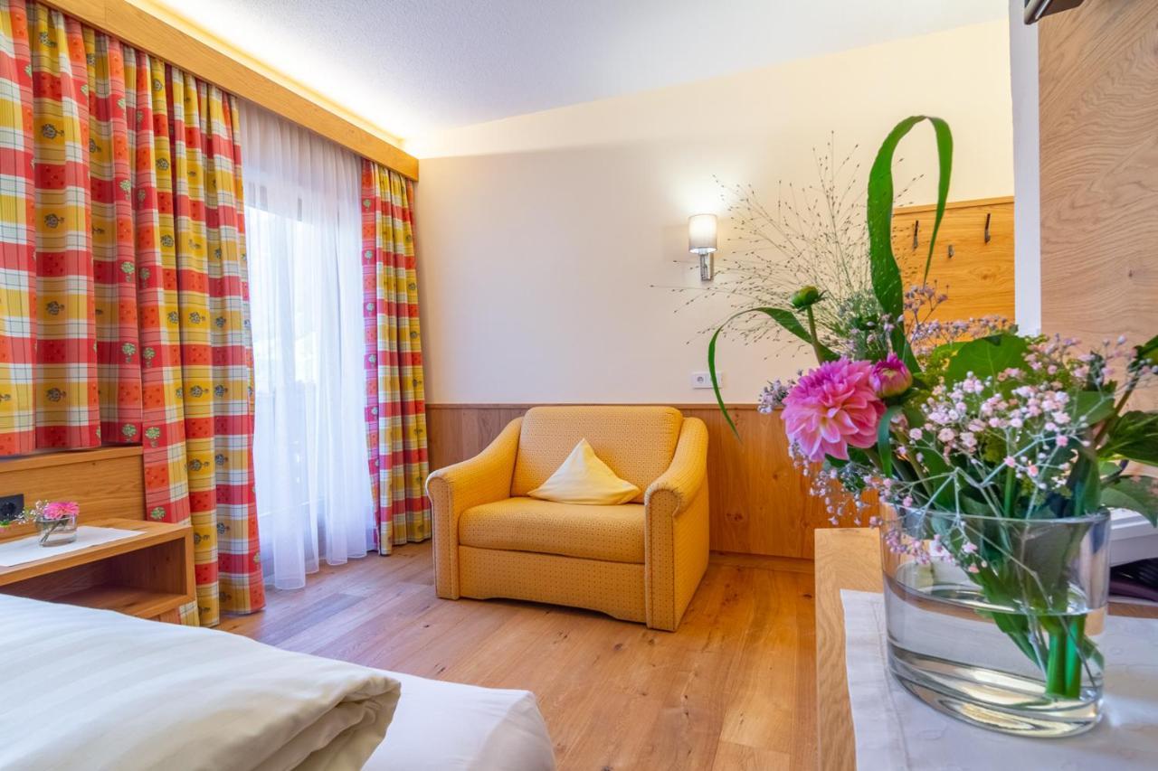 ניוסטיפט אים סטובאיטל Hotel Sonnhof מראה חיצוני תמונה