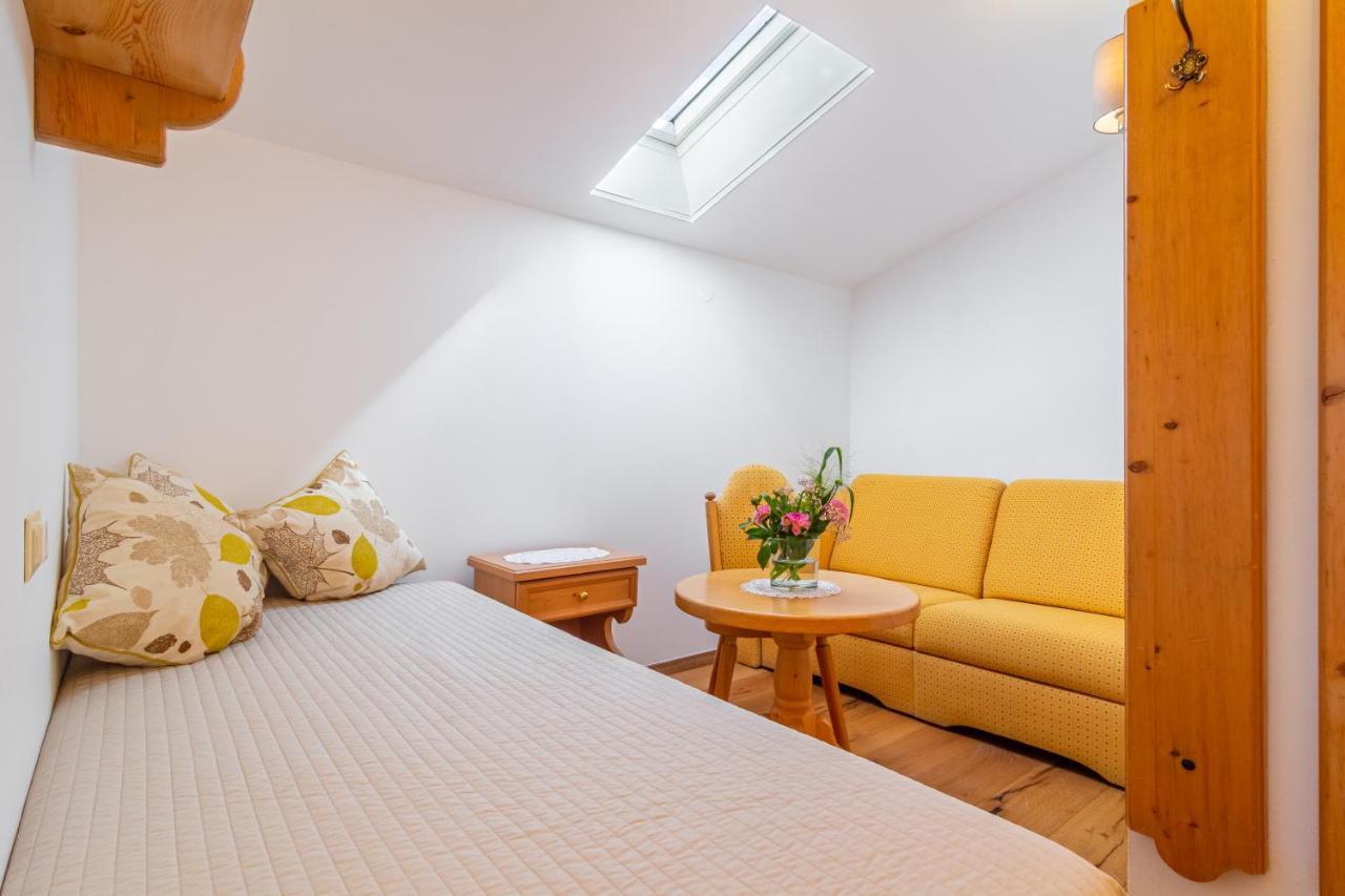 ניוסטיפט אים סטובאיטל Hotel Sonnhof מראה חיצוני תמונה