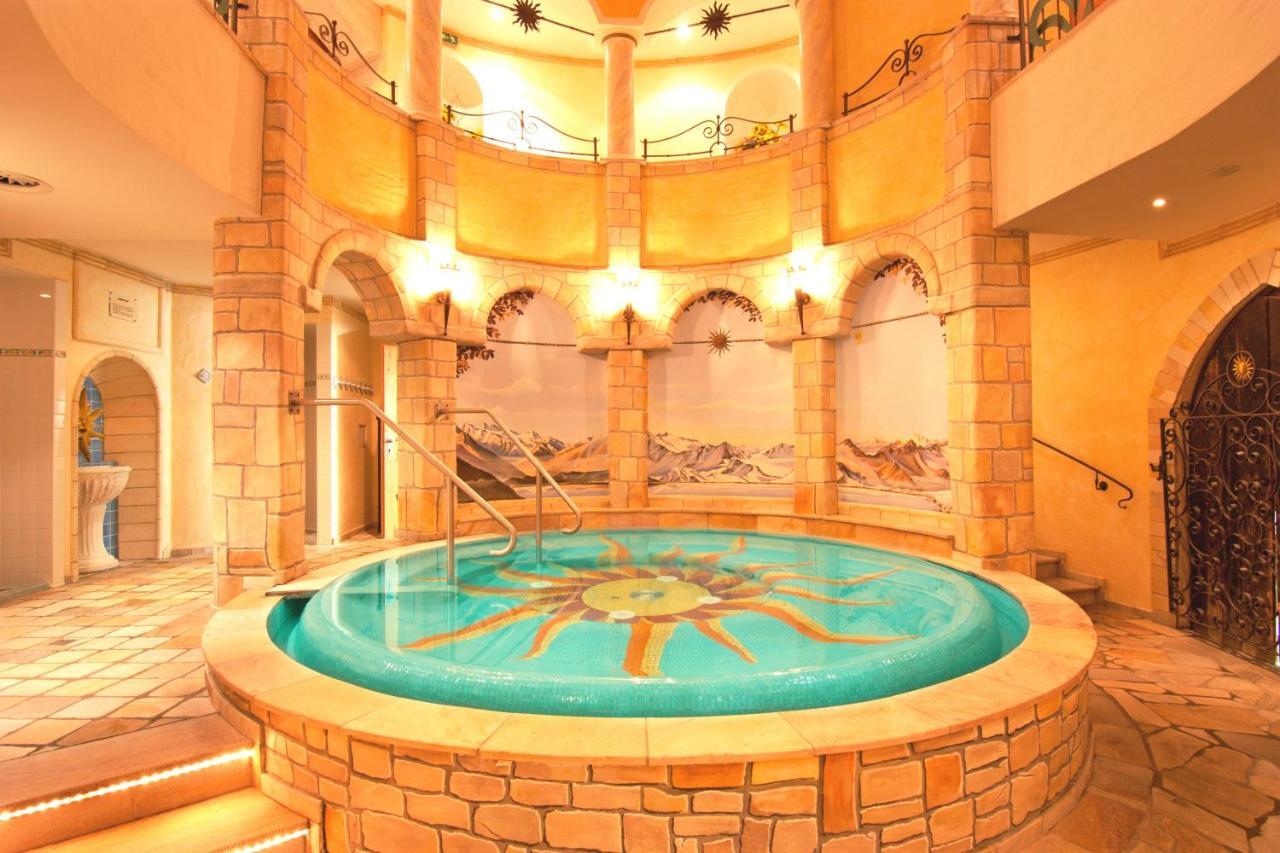 ניוסטיפט אים סטובאיטל Hotel Sonnhof מראה חיצוני תמונה