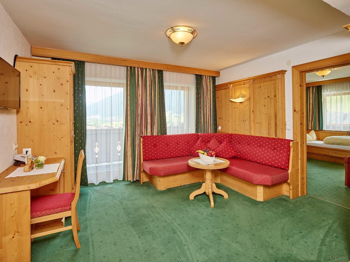 ניוסטיפט אים סטובאיטל Hotel Sonnhof מראה חיצוני תמונה